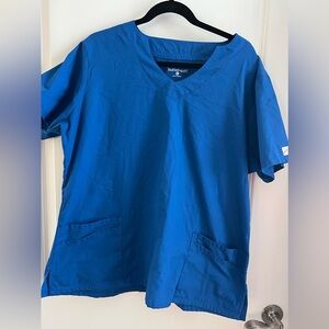 Butter soft scrub top , size large